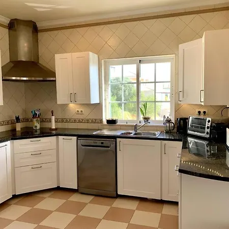 Вилла Hermano With Views And Private Pool