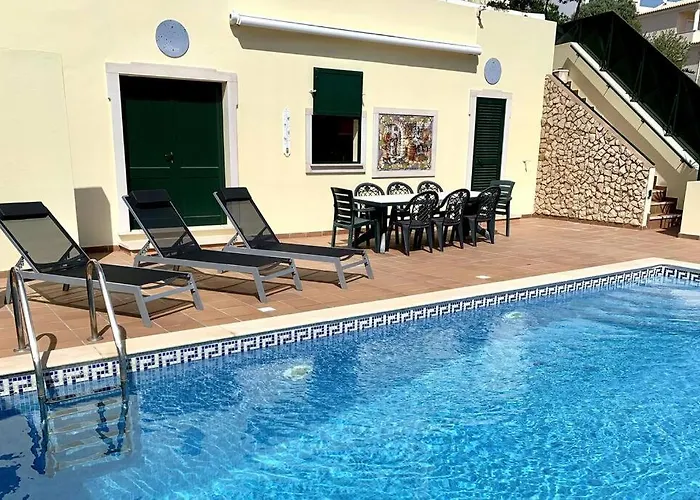 Villa Hermano With Views And Private Pool